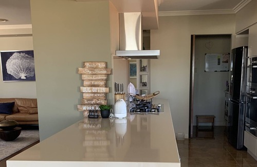 Redhead Maison | Gorgeous beachside location, modern spacious with easy stroll beaches and cafes.