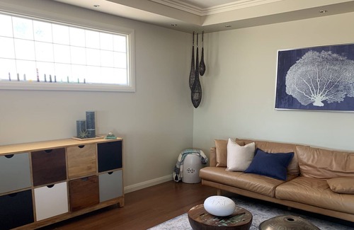 Redhead Maison | Gorgeous beachside location, modern spacious with easy stroll beaches and cafes.