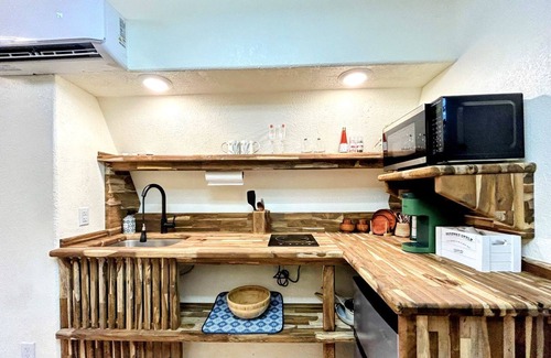 Wills Point Cabine | Gorgeous Beehive Tiny House Surrounded by Trees for a Unique Romantic Getaway near Wills Point, Texas
