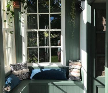 Eddleston Maison | Gorgeous boutique off-grid cottage near Peebles