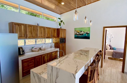 Portalon Maison | Gorgeous Brand New Ocean View Rainforest Home