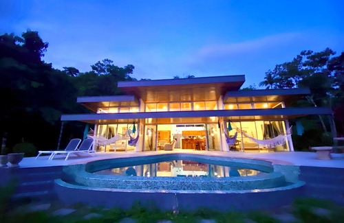 Portalon Maison | Gorgeous Brand New Ocean View Rainforest Home