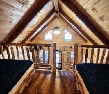 Scio Maison | Gorgeous Cabin Great for Family Getaways in Ohio