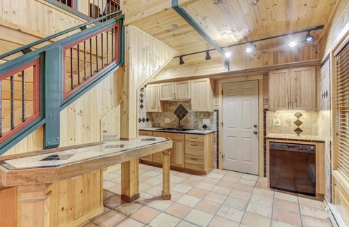 Payson Cabine | Gorgeous Cabin w/direct trail access for hiking & off roading!