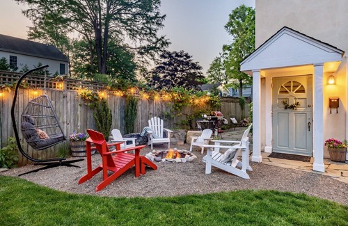 Annapolis Appartement | Gorgeous Carriage House close to USNA, walk to stadium, free parking, pets+kids