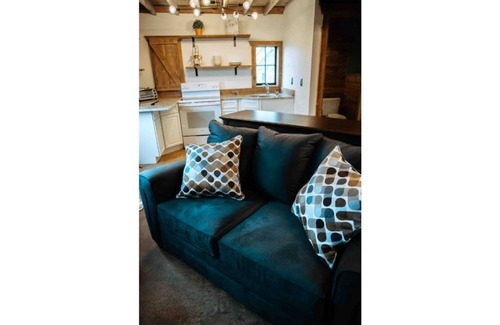 Granville Maison | Gorgeous Carriage House!