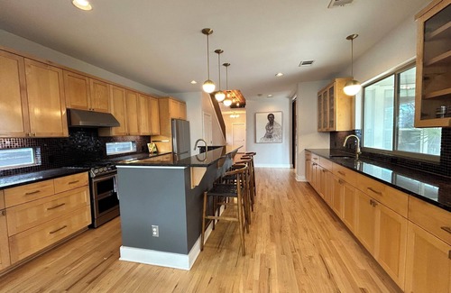 Hyde Park Maison | Gorgeous Central Austin home minutes from UT and Downtown