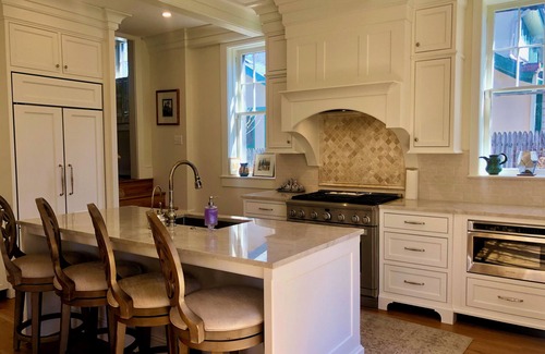 Chevy Chase Maison | Gorgeous Chevy Chase 4-Bedroom Home, Short Walk to Bethesda, Metro & Restaurants