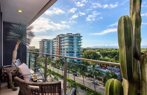 Marina Vallarta Copropriété | Gorgeous condo in exclusive Nima Bay Marina Vallarta