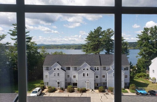 Laconia Copropriété | Magnifique condo sur le lac Winnipesaukee avec une vue magnifique sur la baie de Paugus