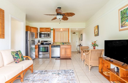 Hilo Copropriété | Gorgeous condo with water view, pool, private lanai & full kitchen
