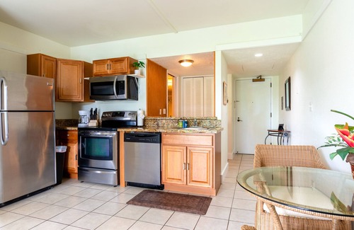 Hilo Copropriété | Gorgeous condo with water view, pool, private lanai & full kitchen