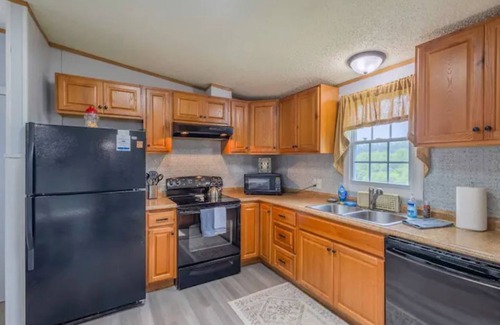 Marion Maison | Gorgeous Country Views in Southwest Virginia—Dog-Friendly