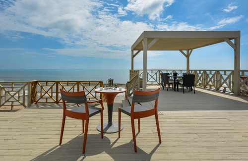 Bethune Beach Maison | Gorgeous direct oceanfront endless summer cottage. 6877S