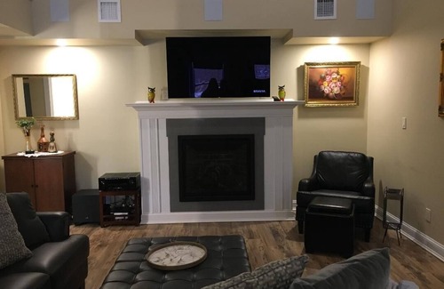 Windham Appartement | Superbe, première classe, 2 King appartement au centre-ville de Windham