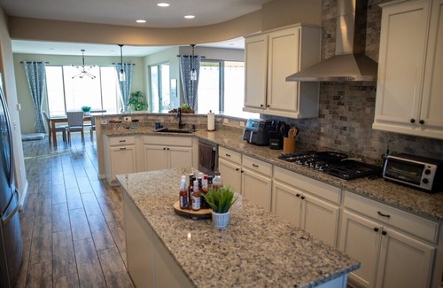 Tucson Maison | Gorgeous Foothills Home w/GREAT location & beautiful mountain/city lights views