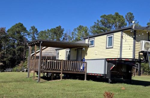 Georgia Coast Maison | Gorgeous, Fully-Equipped Tiny House Rental for Glamping Escapes in Georgia