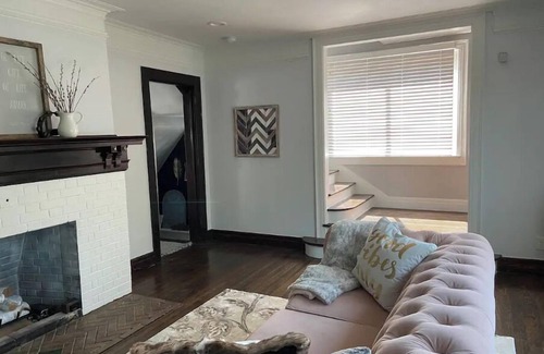 Pontiac Maison | Gorgeous, Fully Remodeled Open Floor-Plan!