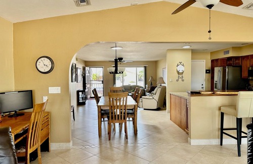 Fountain of the Sun Maison | Gorgeous Golf & Mountain Views! Lovely 2 bdrm with Great 55+ Community Amenities