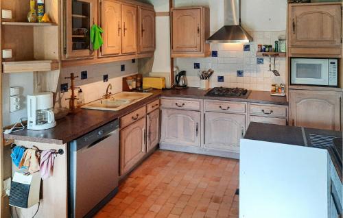 Noyal-Sous-Bazouges Maison | Gorgeous Home In Noyal-Sous-Bazouges