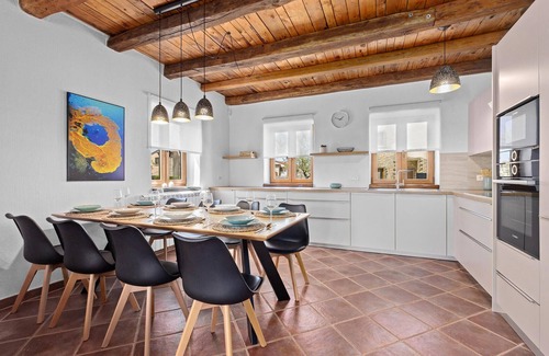 Cabrunici Maison | Superbe maison à Cabrunici avec WiFi