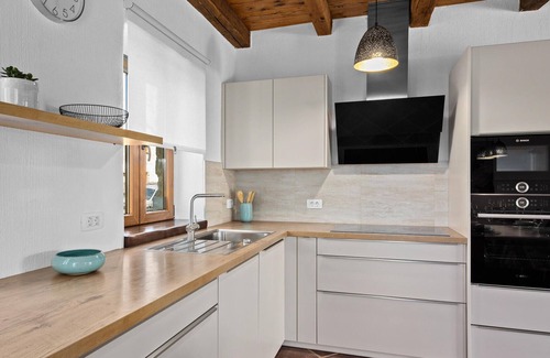 Cabrunici Maison | Superbe maison à Cabrunici avec WiFi