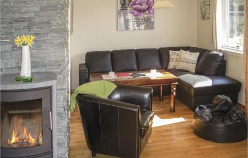 Gulen Maison | Gorgeous Home In Dalsøyra With Kitchen