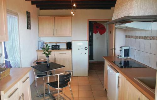Lavardac Maison | Gorgeous Home In Lavardac With Kitchen