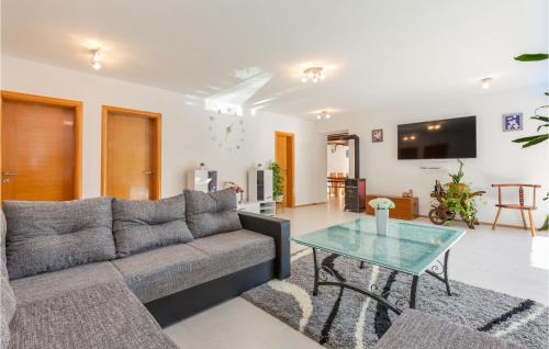 Lokvicici Maison | Gorgeous Home In Lokvicici With Wifi