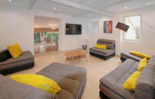 Piegon Maison | Gorgeous Home In Piegon With Sauna