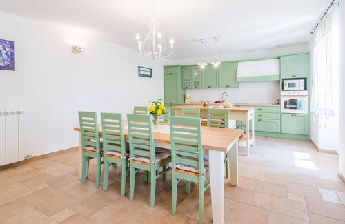 Krsan Maison | Superbe maison à Plomin avec cuisine