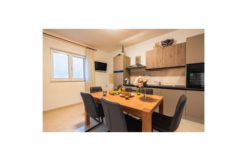 Rtina Maison | Gorgeous home in Razanac
