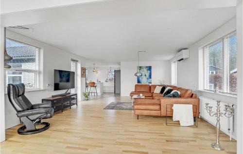 Sunds Maison | Gorgeous Home In Sunds With Kitchen