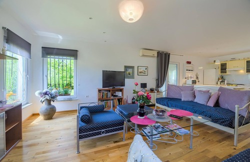 Jursici Maison | Gorgeous home in Svetvincenat with WiFi