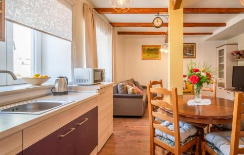 Veli Brgud Maison | Gorgeous Home In Veli Brgud With Wifi