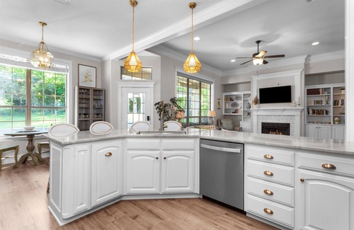 Tyler Maison | Gorgeous Home with Idyllic Huge Yard