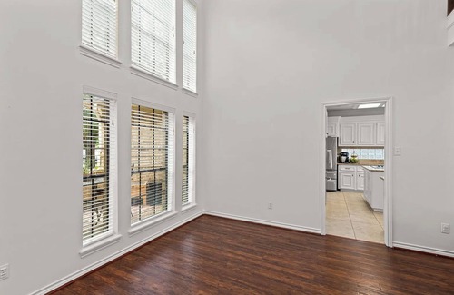 Atascocita Maison | Gorgeous House on Golf Course with AC, WiFi, High Ceilings, Big Windows