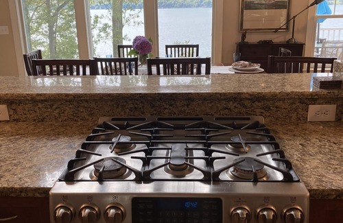 Skaneateles Maison | Gorgeous lakefront home on the East side of Skaneateles lake