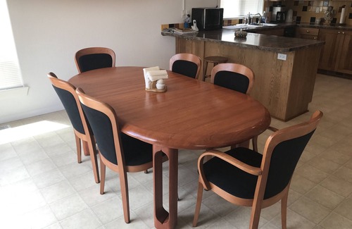Cinebar Maison | Magnifique Mayfield Lake View House - Remises en semaine!