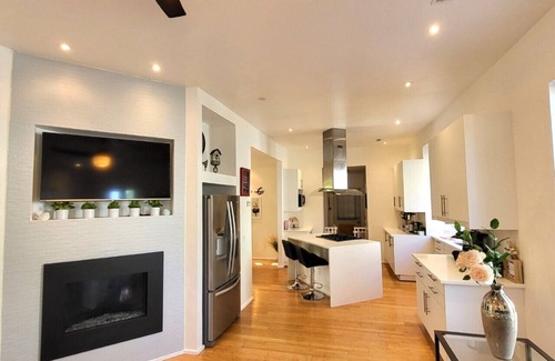 Midtown Maison | Gorgeous Midtown 3 Bedroom Home