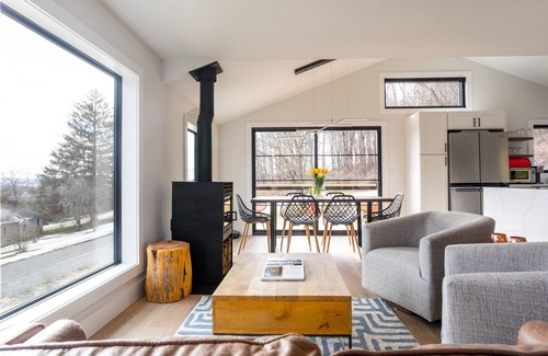 Millerton Maison | Gorgeous Modern Ranch in the Hudson Valley NY close to Rail Trail