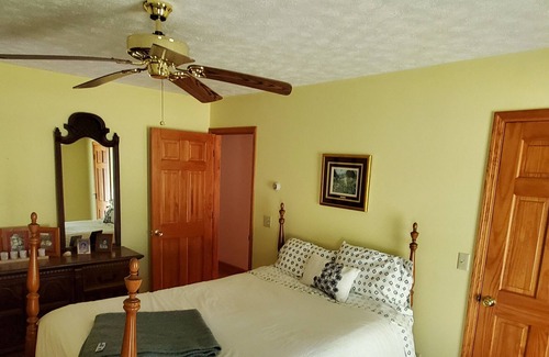 Mustoe Maison | Gorgeous Mountain Home in Highland County, VA