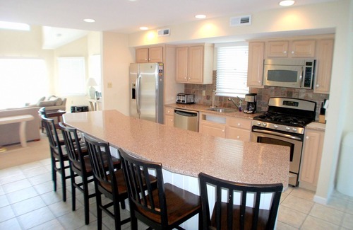 Sea Isle City Maison | Vues magnifiques sur l'océan !!! Front de mer au nord de l'île. Central A / C, ponts et stationnement hors rue. Barre humide, HDTV plasma 50 ", grande terrasse avec une vue magnifique sur l'océan. L'INTERNET