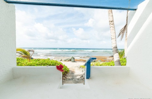 La Grande Princesse Copropriété | Gorgeous Ocean Views! Welcome to Bella Breeze! BeachFront 2BR 2BA