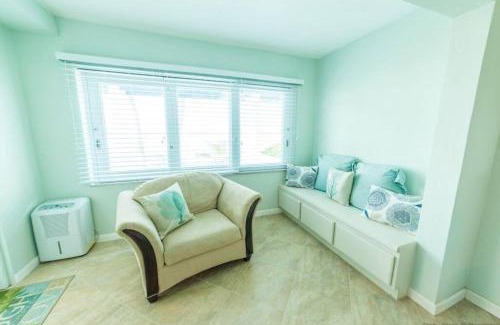 La Grande Princesse Appartement | Gorgeous Ocean Views! Welcome to Bella Breeze! BeachFront 2BR 2BA