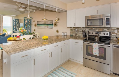 New Smyrna Beach Copropriété | Magnifique condo en bord de mer récemment rénové ~ Marchez jusqu'à Flagler Ave!