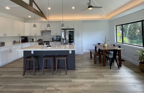 Haleiwa Maison | Gorgeous Oceanfront North Shore Compound Retreat