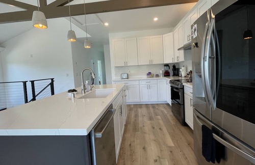 Haleiwa Maison | Gorgeous Oceanfront North Shore Compound Retreat