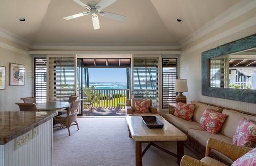 Poipu Copropriété | Gorgeous one-bedroom OV condo at Kiahuna! In Building Three!