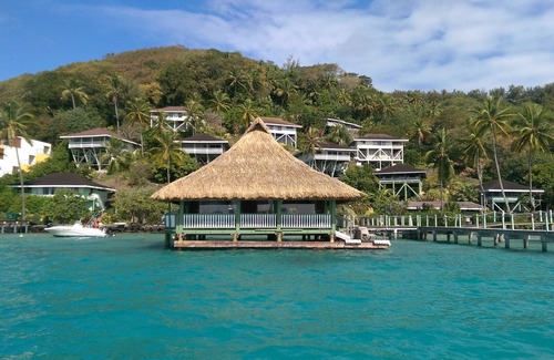 Bora Bora Maison | Gorgeous Over Water Bungalow in Bora Bora. Perfect spot Honeymooners & Families